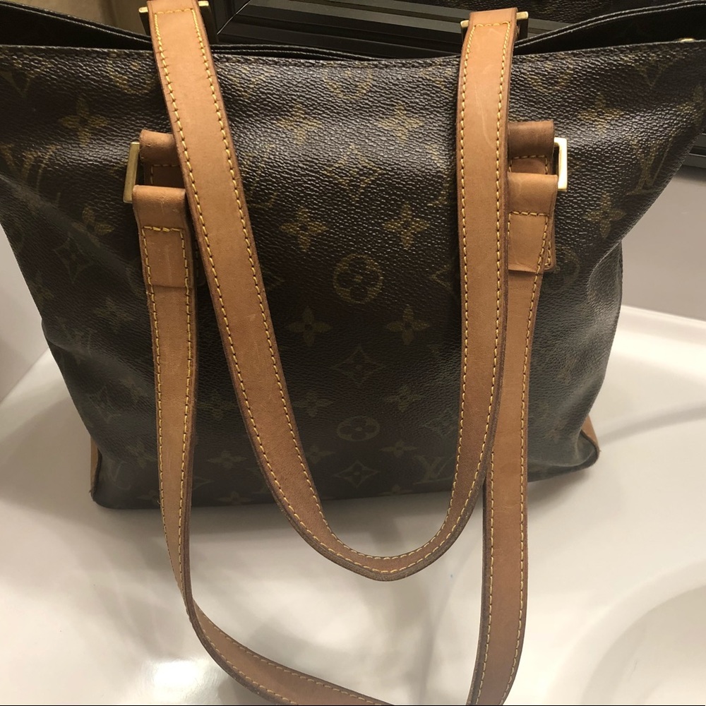 Authentic Louis Vuitton purse!!!